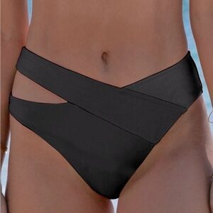 🆕 Black Cutout Bikini Bottom